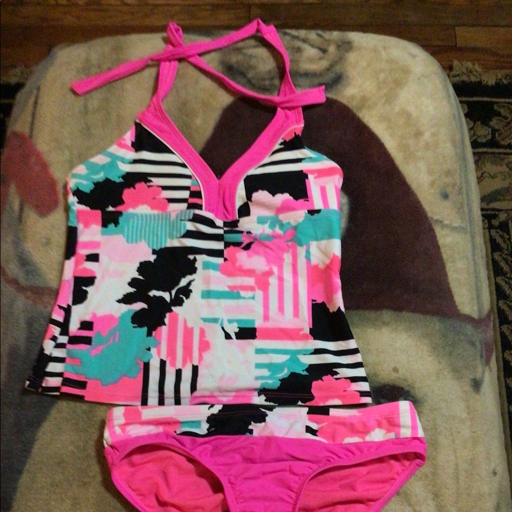 Girls swimsuit